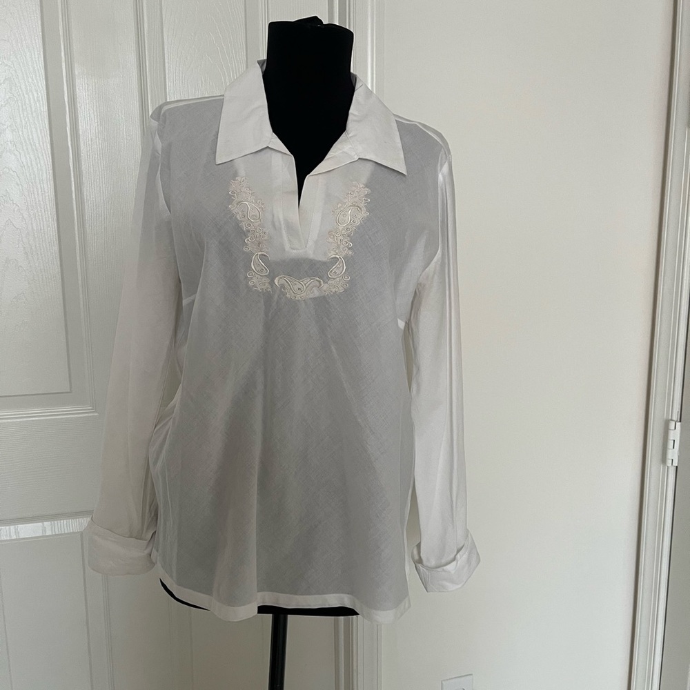 Elegant White Embroidered Women's Top